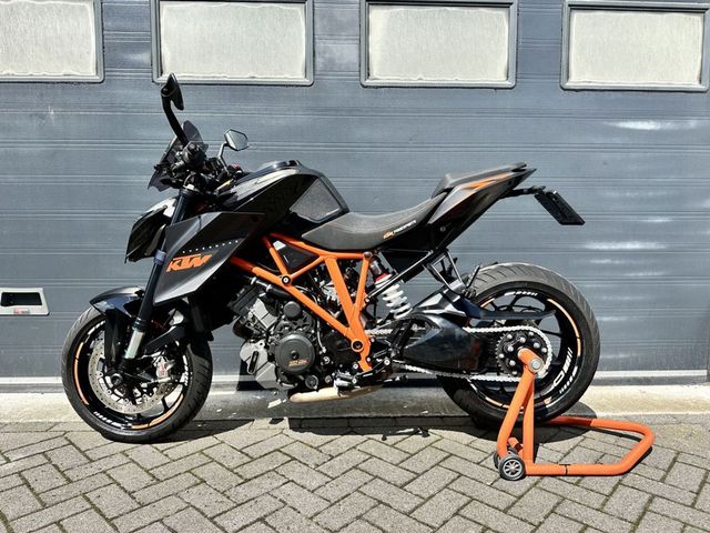 ktm - 1290-super-duke-r