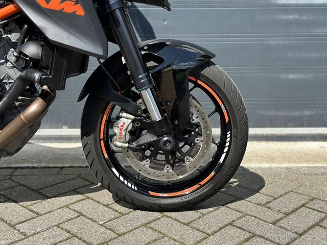 ktm - 1290-super-duke-r