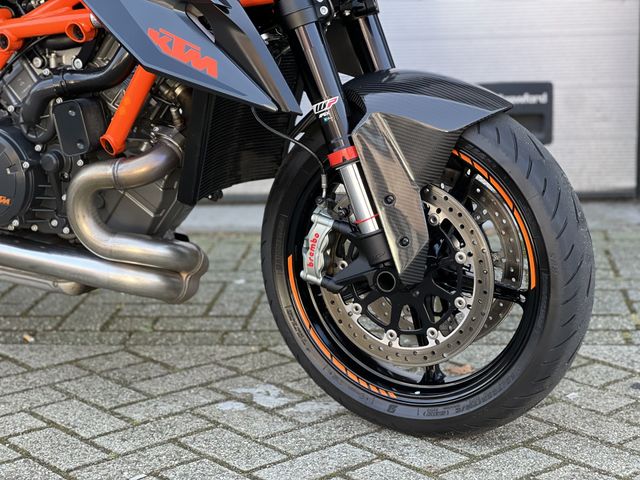 ktm - 1290-super-duke-r