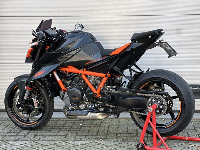 ktm - 1290-super-duke-r