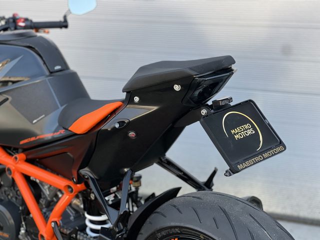 ktm - 1290-super-duke-r