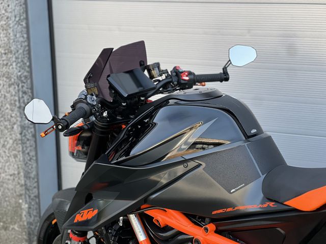 ktm - 1290-super-duke-r