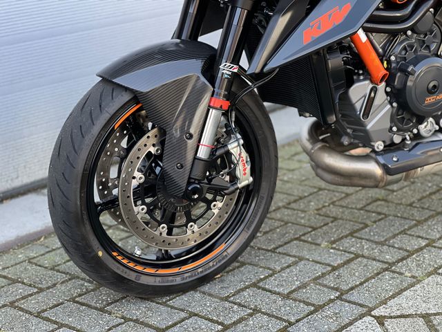 ktm - 1290-super-duke-r