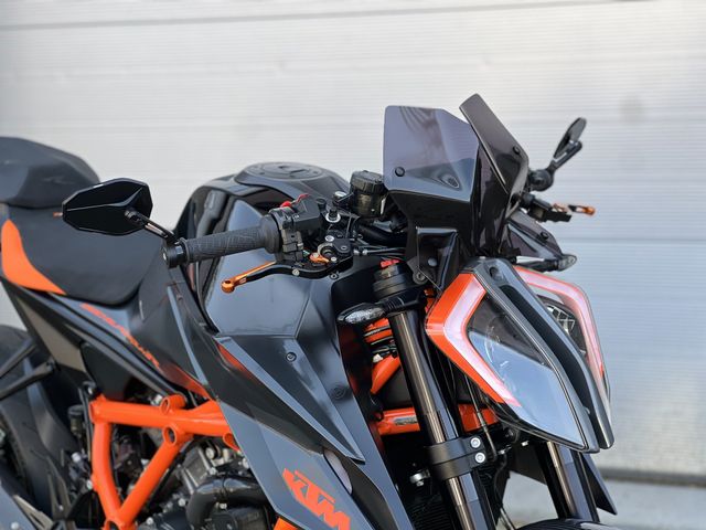 ktm - 1290-super-duke-r