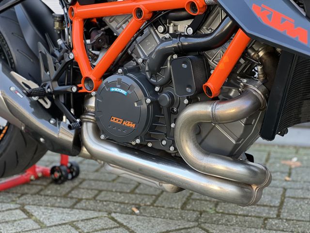 ktm - 1290-super-duke-r