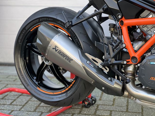 ktm - 1290-super-duke-r