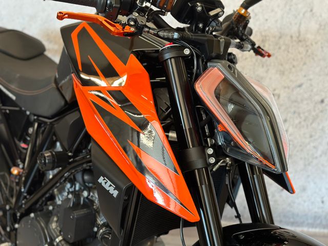 ktm - 1290-super-duke-r