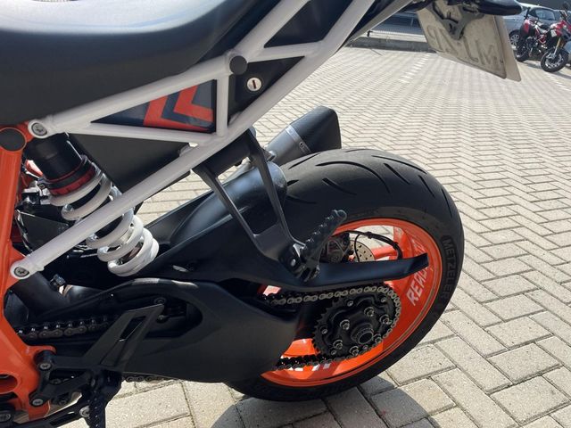 ktm - 1290-super-duke-r