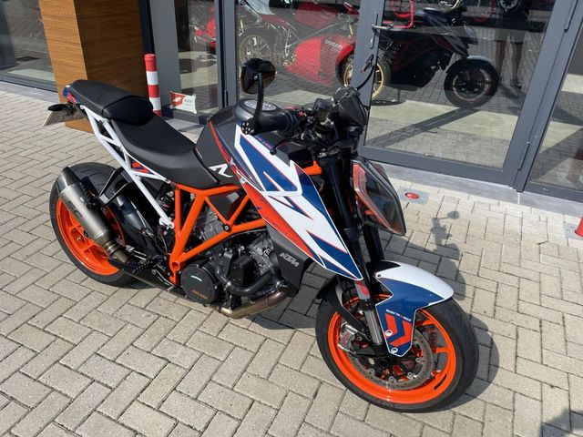 ktm - 1290-super-duke-r