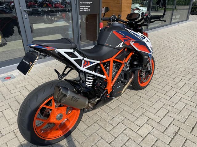 ktm - 1290-super-duke-r