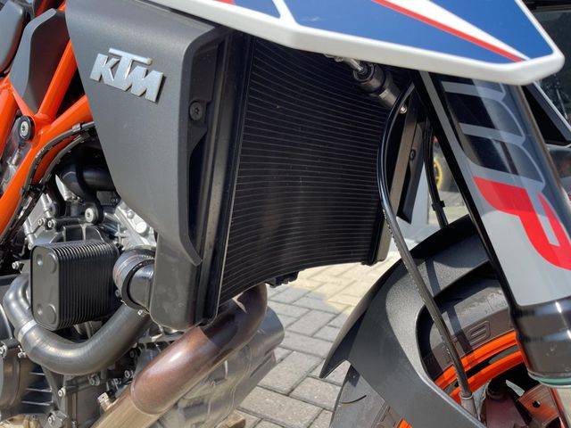 ktm - 1290-super-duke-r