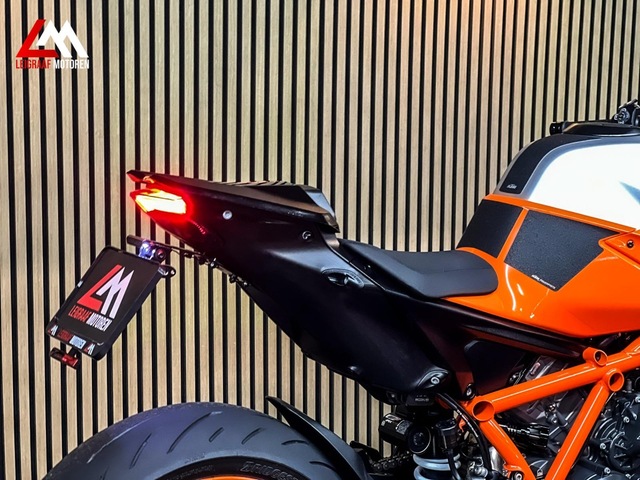 ktm - 1290-super-duke-r