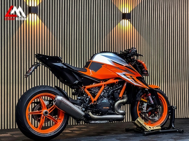 ktm - 1290-super-duke-r