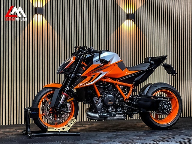 ktm - 1290-super-duke-r