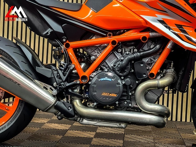 ktm - 1290-super-duke-r