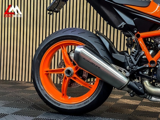 ktm - 1290-super-duke-r