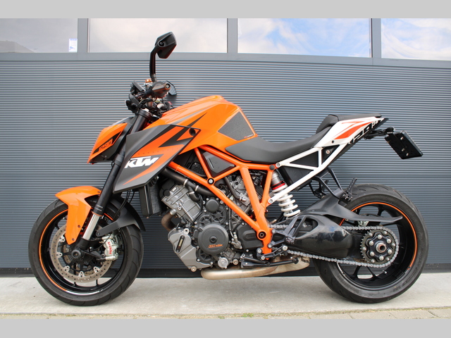 ktm - 1290-super-duke-r