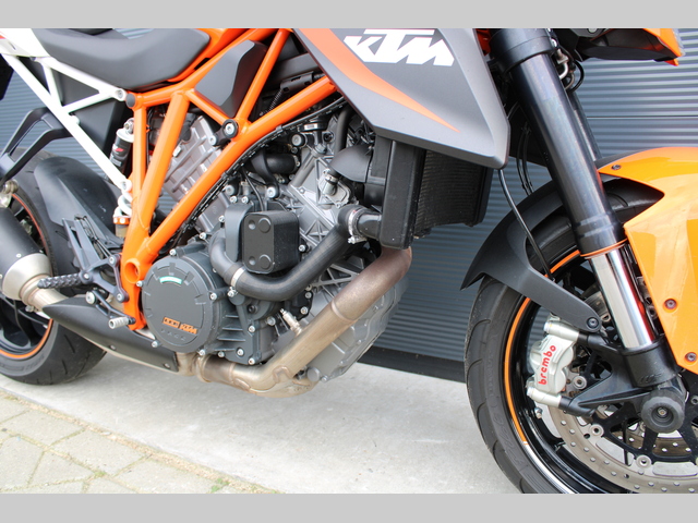 ktm - 1290-super-duke-r