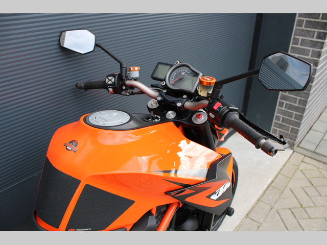 ktm - 1290-super-duke-r