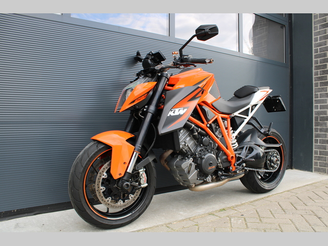 ktm - 1290-super-duke-r