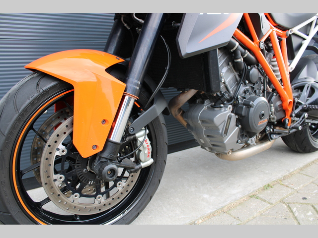 ktm - 1290-super-duke-r