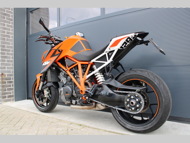 ktm - 1290-super-duke-r