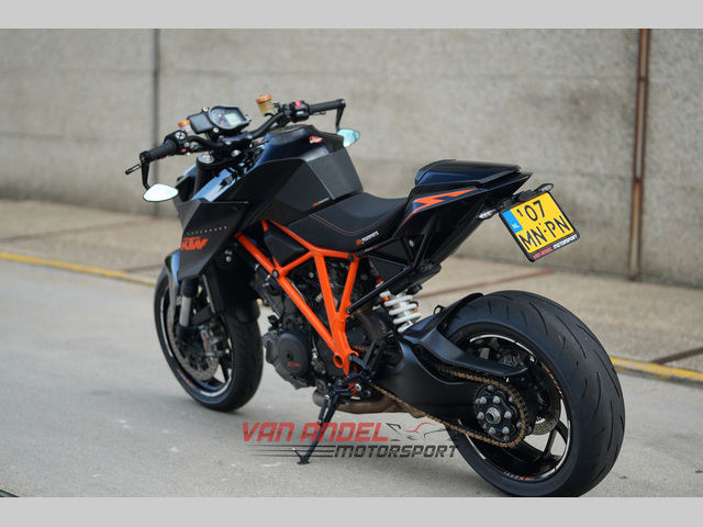 ktm - 1290-super-duke-r