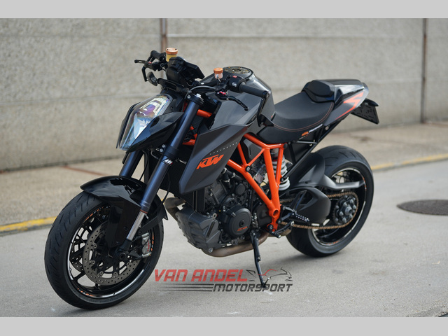 ktm - 1290-super-duke-r