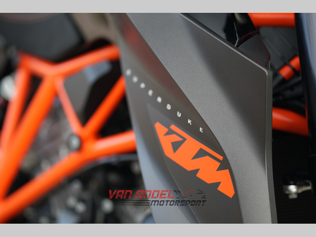 ktm - 1290-super-duke-r