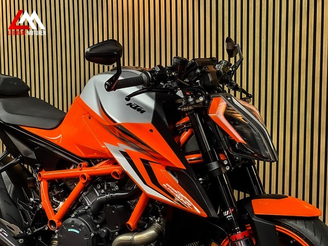 ktm - 1290-super-duke-r