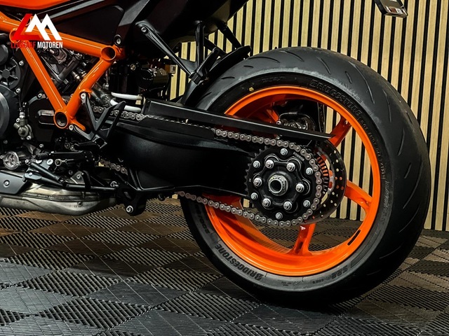 ktm - 1290-super-duke-r