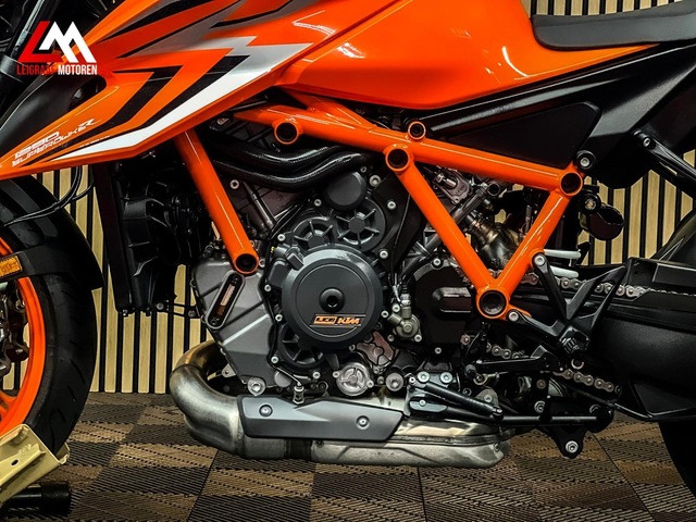 ktm - 1290-super-duke-r