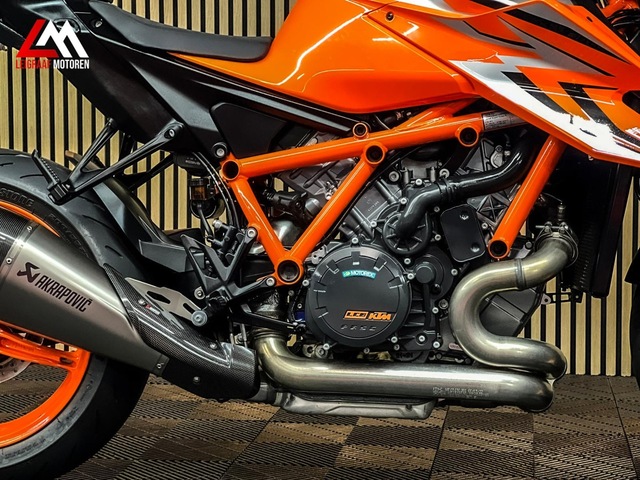 ktm - 1290-super-duke-r