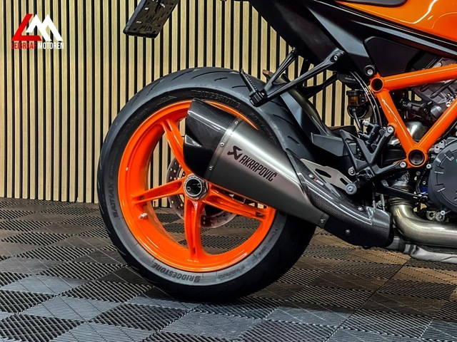 ktm - 1290-super-duke-r