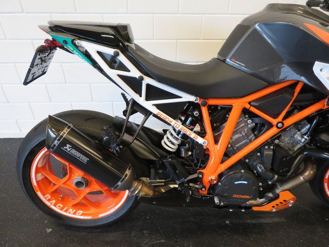 ktm - 1290-super-duke-r