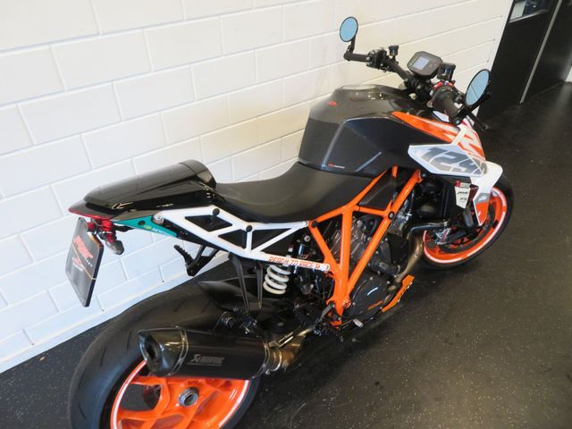 ktm - 1290-super-duke-r