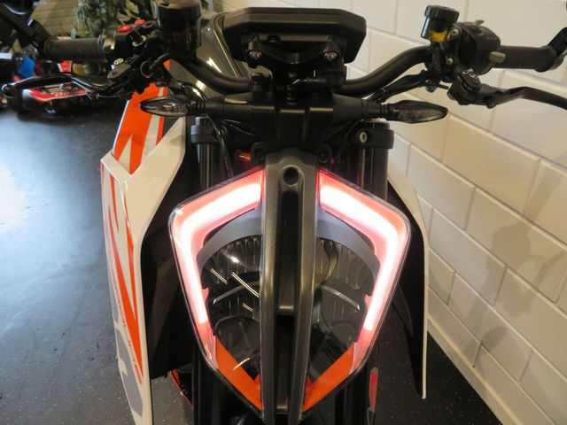 ktm - 1290-super-duke-r