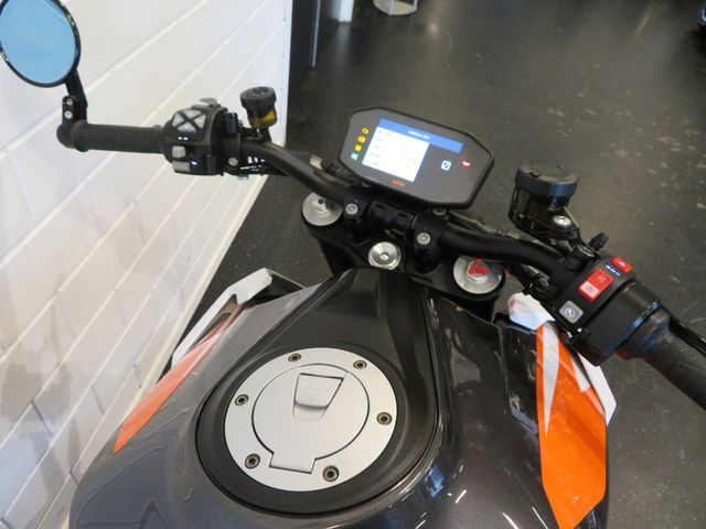 ktm - 1290-super-duke-r