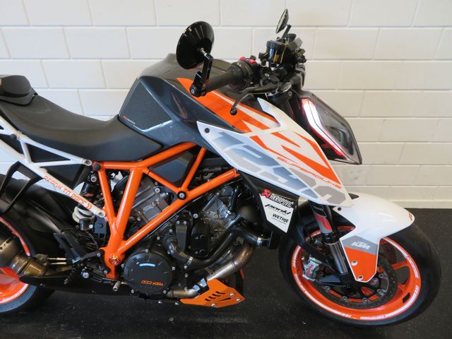 ktm - 1290-super-duke-r