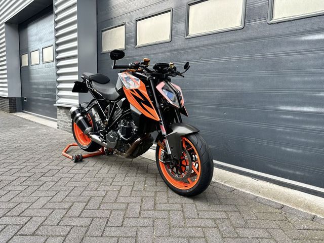 ktm - 1290-super-duke-r