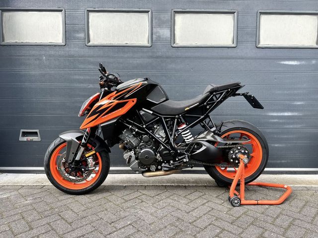 ktm - 1290-super-duke-r