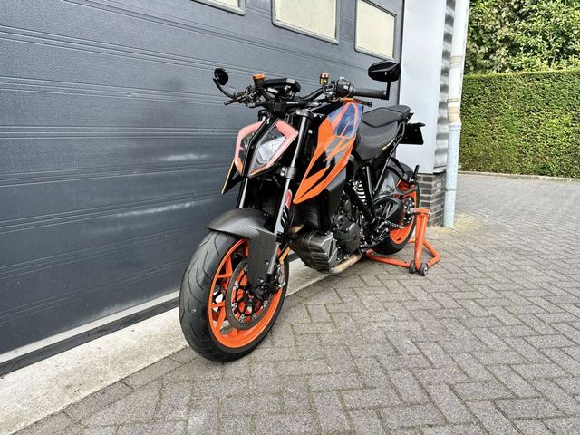 ktm - 1290-super-duke-r