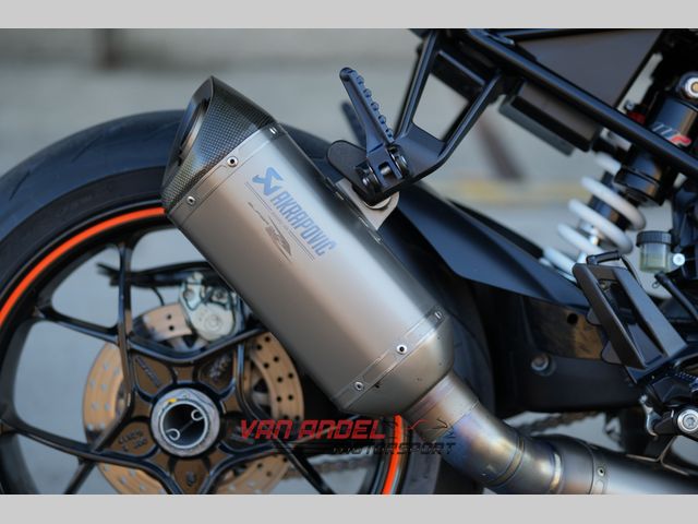 ktm - 1290-super-duke-r