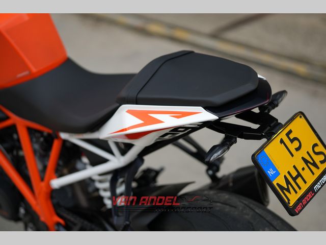 ktm - 1290-super-duke-r