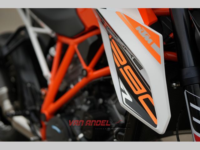 ktm - 1290-super-duke-r