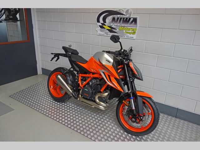 ktm - 1290-super-duke-r