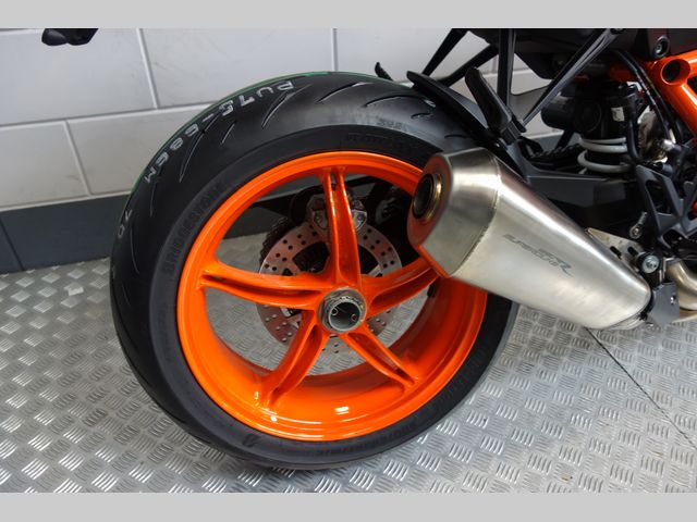 ktm - 1290-super-duke-r