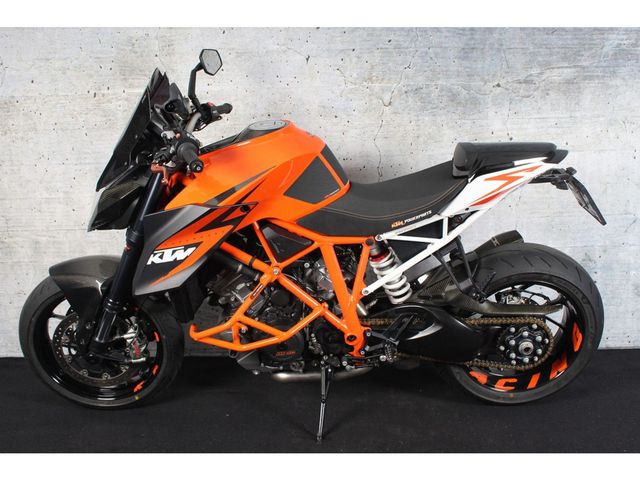 ktm - 1290-super-duke-r