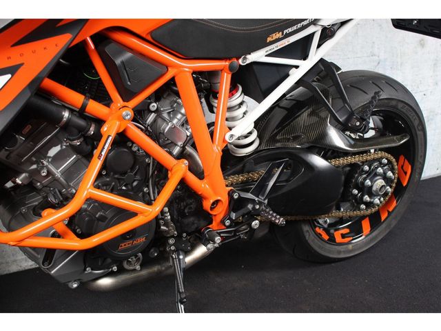 ktm - 1290-super-duke-r