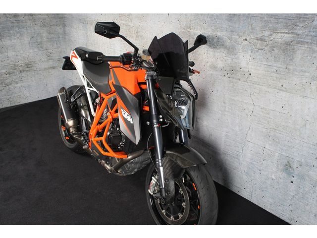 ktm - 1290-super-duke-r